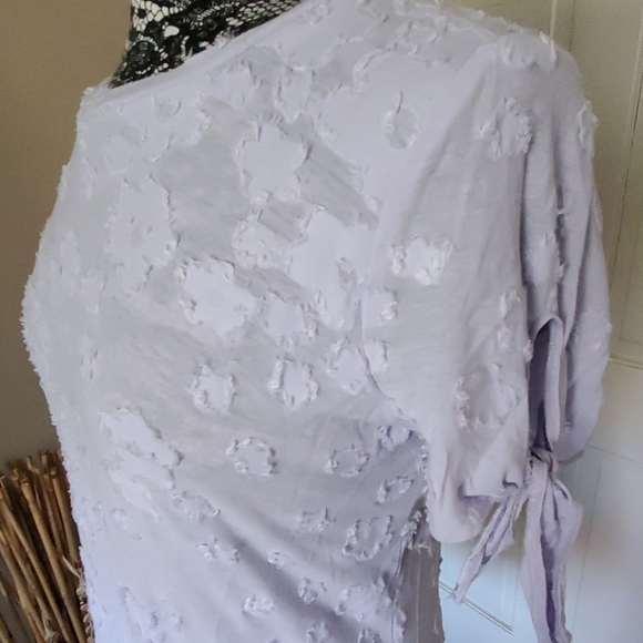 NWT Michael Kors textured lavender tie sleeve tee - Picture 2 of 8